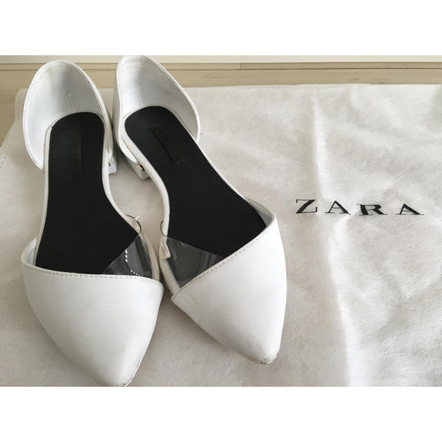 ZARA(ザラ)のZARA ザラ ホワイト ビニール パンプス 23.5 24.0 レディースの靴/シューズ(ハイヒール/パンプス)の商品写真