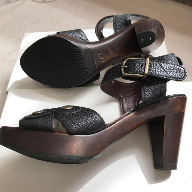 L'EQUIPE YOSHIE INABA サンダル Mサイズ レディースの靴/シューズ(サンダル)の商品写真