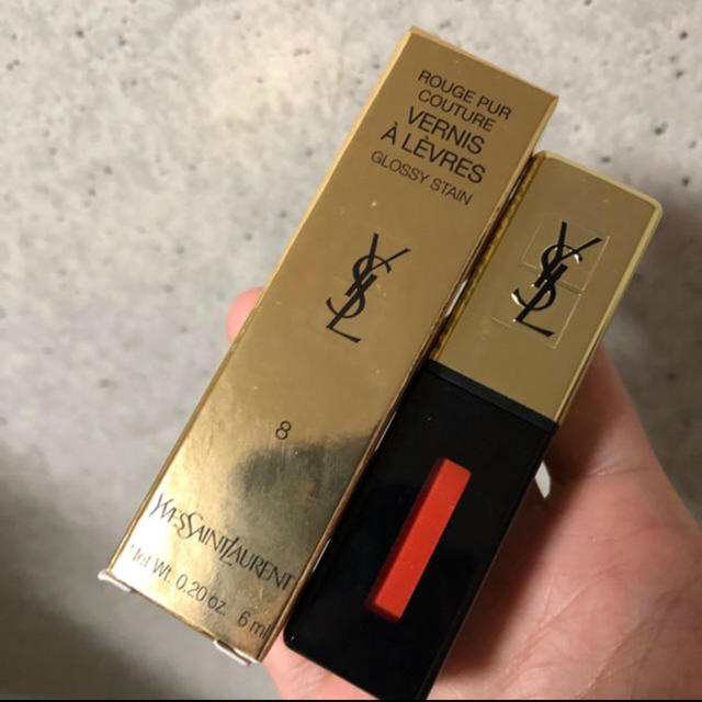 Yves Saint Laurent Beaute(イヴサンローランボーテ)の【YSL】ルージュ ピュールクチュール ヴェルニ#8 コスメ/美容のベースメイク/化粧品(口紅)の商品写真