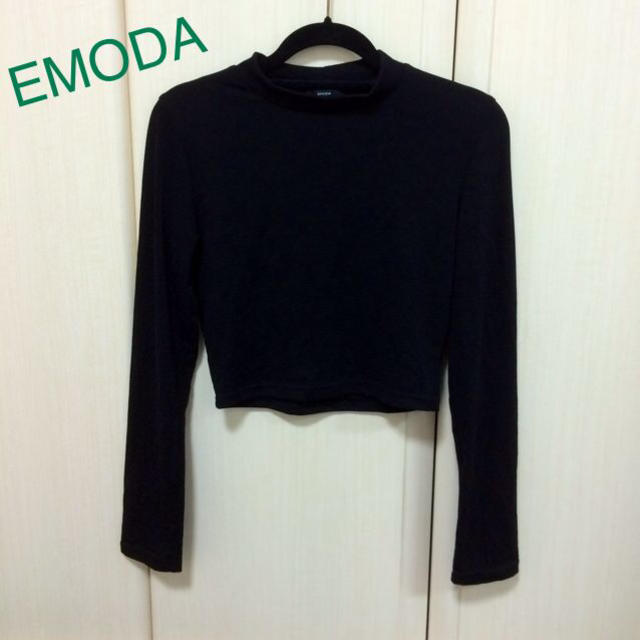 EMODA(エモダ)のEMODA ショート丈ハイネックロンT レディースのトップス(Tシャツ(長袖/七分))の商品写真