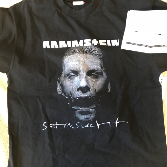 新しく着き Tシャツ/カットソー(半袖/袖なし) tee rammstein vetements 新しく着き Tシャツ/カットソー(半袖/袖なし) tee rammstein vetements