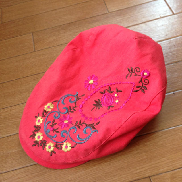 COCUE(コキュ)のcocue 刺繍ハンチング🌺 ピンク🌺 レディースの帽子(ハンチング/ベレー帽)の商品写真