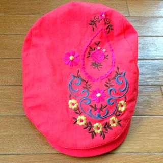 コキュ(COCUE)のcocue 刺繍ハンチング🌺 ピンク🌺(ハンチング/ベレー帽)