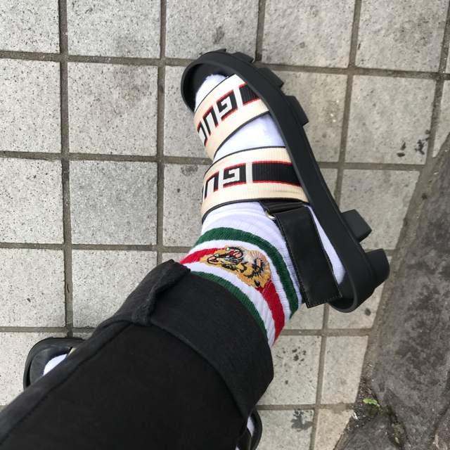 最新作お得 Gucci GUCCI グッチ 18SS Web slide sandal 429469 シェリーライン サンダル ラバーサンダル  ブラックの通販 by BRINGラクマ店｜グッチならラクマ