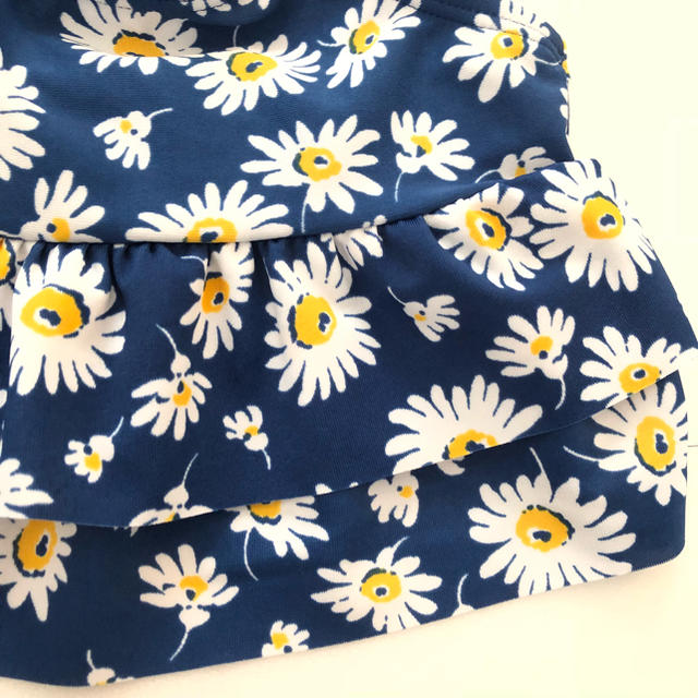 babyGAP(ベビーギャップ)のbabyGAP 花柄 水着 90サイズ キッズ/ベビー/マタニティのキッズ服女の子用(90cm~)(水着)の商品写真