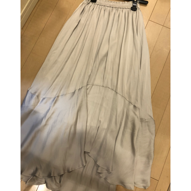 rienda(リエンダ)のリエンダ rienda モイストサテンティアードフレアJ/W SK グレー レディースのスカート(ロングスカート)の商品写真
