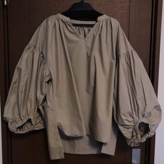 abel Airy blouse / BEIGE(シャツ/ブラウス(長袖/七分))