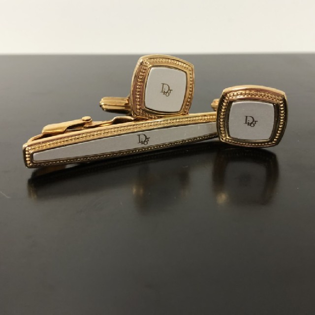 Dior(ディオール)のDior カフスボタン　タイピンセット メンズのファッション小物(ネクタイピン)の商品写真