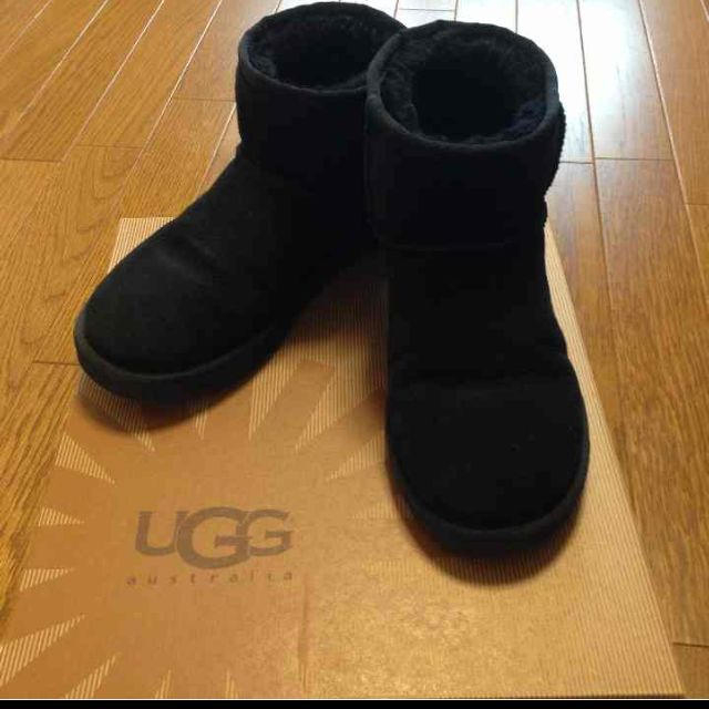 UGG(アグ)のUGG クラシックミニ ブラック レディースの靴/シューズ(ブーツ)の商品写真