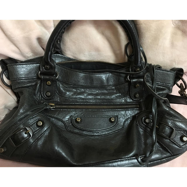 BALENCIAGA BAG(バレンシアガバッグ)の♡今日値下げ中♡バレンシアガ♡ファースト♡バック♡込み♡ レディースのバッグ(ハンドバッグ)の商品写真