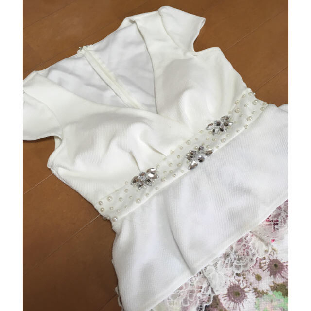 キャバドレス ミニ ペプラム 袖あり レディースのフォーマル/ドレス(ナイトドレス)の商品写真