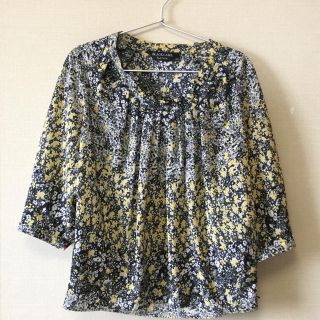 バーバリーブラックレーベル(BURBERRY BLACK LABEL)のブラックレーベル　花柄トップス(カットソー(長袖/七分))