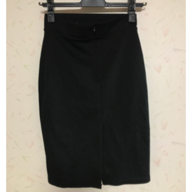 dholic(ディーホリック)のdholic  ブラックペンシルスカート レディースのスカート(ひざ丈スカート)の商品写真