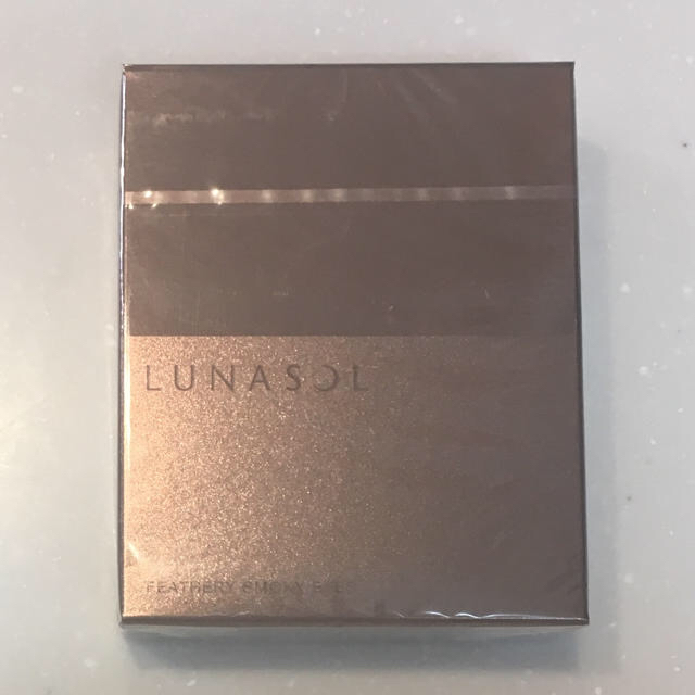 LUNASOL(ルナソル)のLUNASOL フェザリー スモーキー アイズ #04 Smoky Violet コスメ/美容のベースメイク/化粧品(アイシャドウ)の商品写真