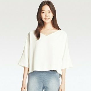 ユニクロ(UNIQLO)のユニクロ ドレープブラウス Ｓ 美品(シャツ/ブラウス(長袖/七分))