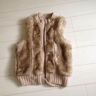 フォーエバートゥエンティーワン(FOREVER 21)のforever21 ファベスト(毛皮/ファーコート)