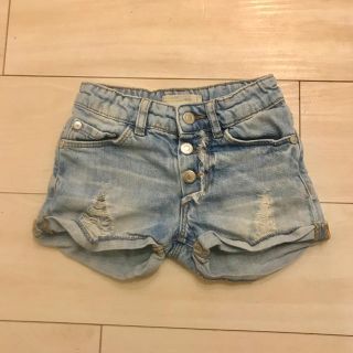 ザラ(ZARA)のにゃー様専用 ZARA クラッシュデニムショートパンツ104cm(パンツ/スパッツ)