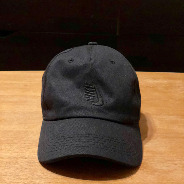 Supreme - 激レア新品 NIKELAB ESSENTIALS HERITAGE 86 CAPの Supreme - 激レア新品 NIKELAB ESSENTIALS HERITAGE 86 CAPの