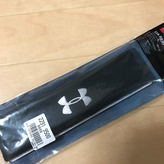 UNDER ARMOUR(アンダーアーマー)の最安値！即日発送！ アンダーアーマー UNDER ARMOUR ヘッドバンド レディースのヘアアクセサリー(ヘアバンド)の商品写真