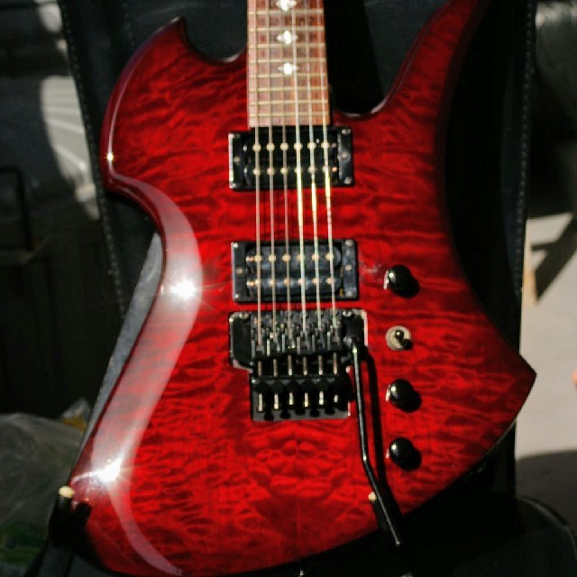 B.C.Rich Mockingbirdエレキギター