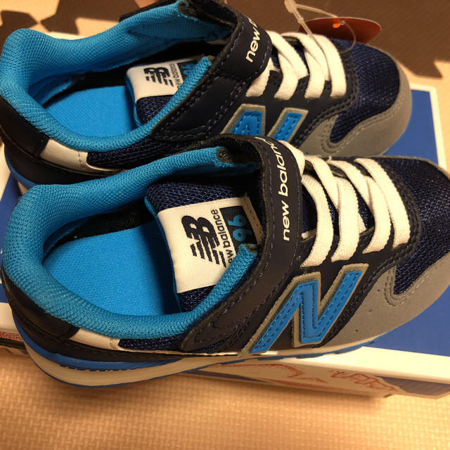 New Balance(ニューバランス)の専用ニューバランス17cm新品未使用 キッズ/ベビー/マタニティのキッズ靴/シューズ(15cm~)(スニーカー)の商品写真