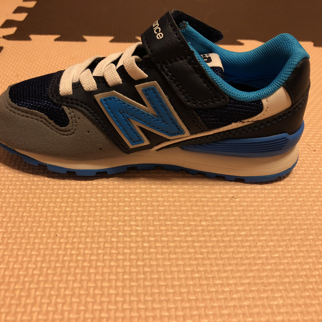 New Balance(ニューバランス)の専用ニューバランス17cm新品未使用 キッズ/ベビー/マタニティのキッズ靴/シューズ(15cm~)(スニーカー)の商品写真