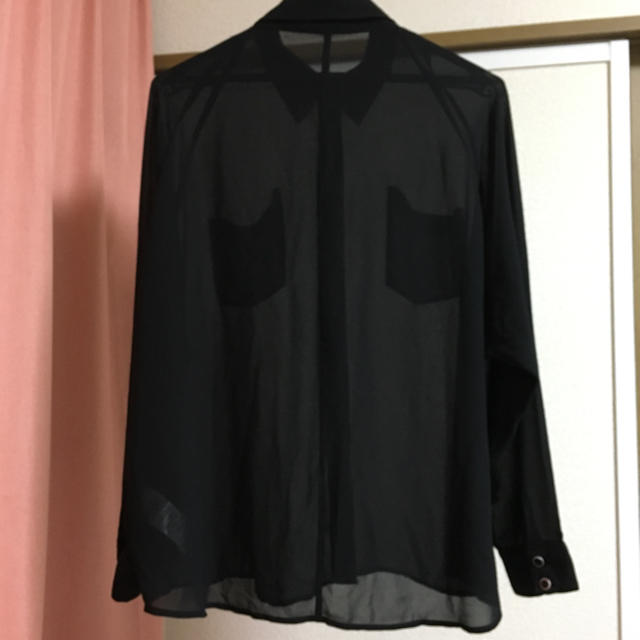 moussy(マウジー)のシースルーシャツ 黒 レディースのトップス(シャツ/ブラウス(長袖/七分))の商品写真