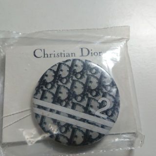 クリスチャンディオール(Christian Dior)のディオール Dior トロッター缶バッチ ブラック(ブローチ/コサージュ)