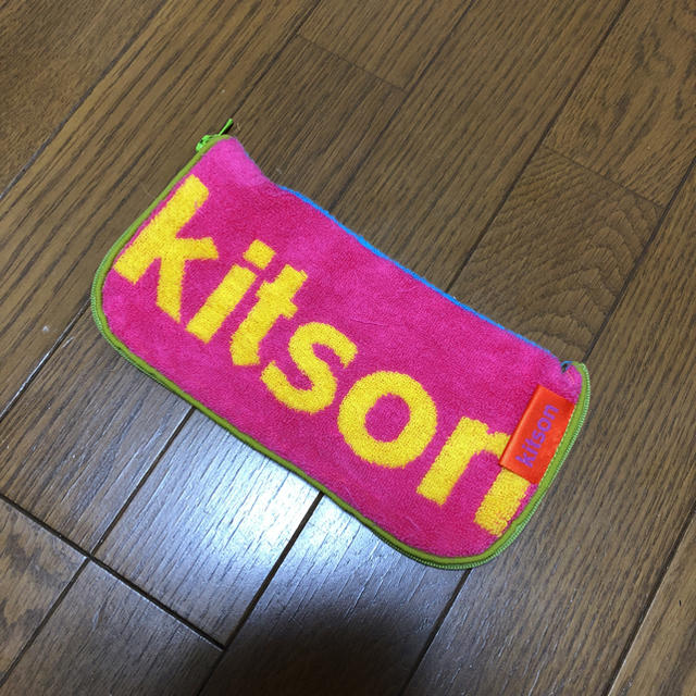 KITSON(キットソン)のペットボトルカバー インテリア/住まい/日用品の日用品/生活雑貨/旅行(日用品/生活雑貨)の商品写真