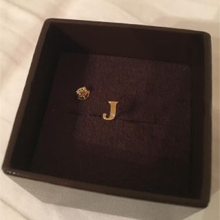 片耳ピアス  イニシャル 【Ｊ】 (ピアス)