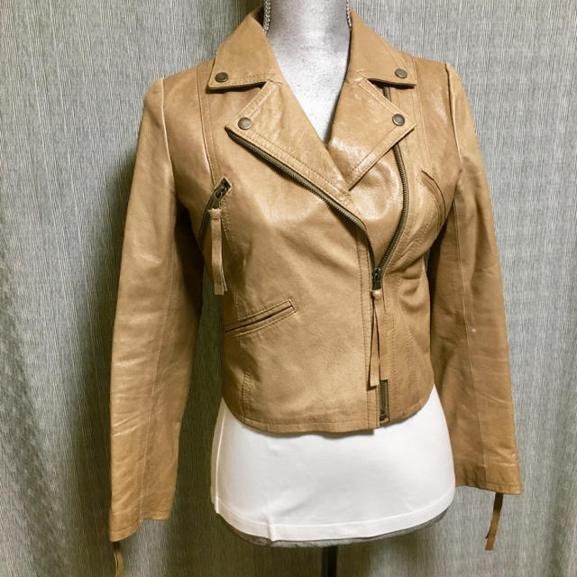 最も完璧な blancheurluxeブランシュール新品未使用レザーライダースキャメル アウター 最も完璧な blancheurluxeブランシュール新品未使用レザーライダースキャメル アウター