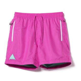 ナイキ(NIKE)のピンクS NIKE ACG shorts BEAMS(ショートパンツ)