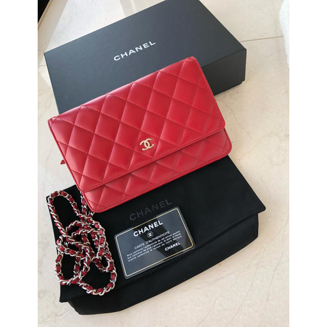 CHANEL(シャネル)の美品 CHANELシャネルチェーンウォレット 赤  メンズのファッション小物(ウォレットチェーン)の商品写真