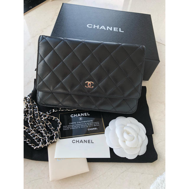 CHANEL シャネルチェーンウォレット 黒色