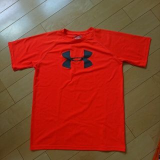 アンダーアーマー(UNDER ARMOUR)の【専用】under armor Tシャツ160①ネオンオレンジ(Tシャツ/カットソー)