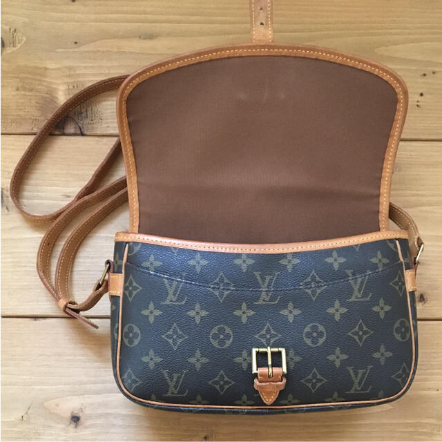 LOUIS VUITTON(ルイヴィトン)のLOUIS VUITTON ルイヴィトン モノグラム ソローニュ 正規品 レディースのバッグ(ショルダーバッグ)の商品写真