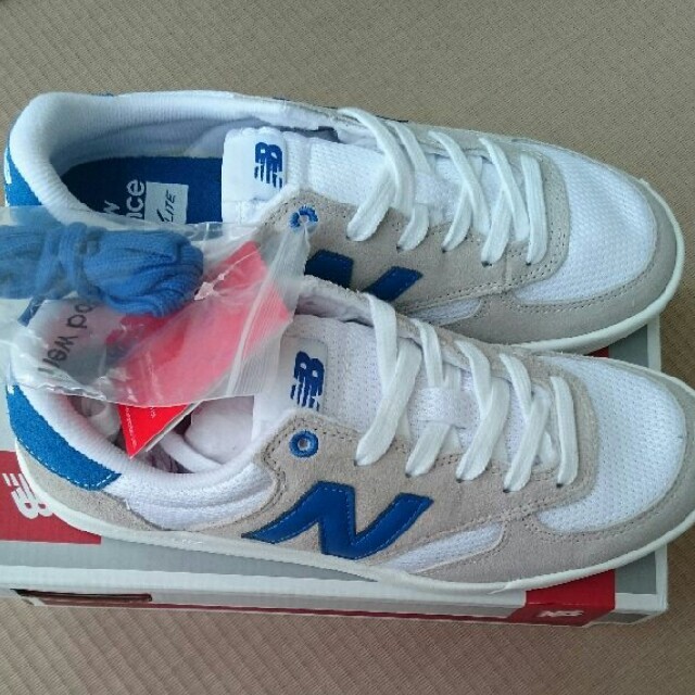 New Balance(ニューバランス)のニューバランス CRT300 23 新品  レディースの靴/シューズ(スニーカー)の商品写真