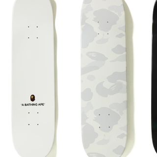 アベイシングエイプ(A BATHING APE)のBAPE ape  skatedeck 白(スケートボード)