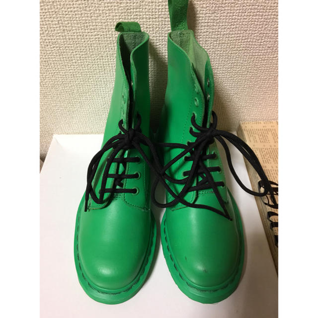 Dr.Martens(ドクターマーチン)の本当に最後★送料込み★Dr.マーチン オールグリーン8ホール レディースの靴/シューズ(ブーツ)の商品写真