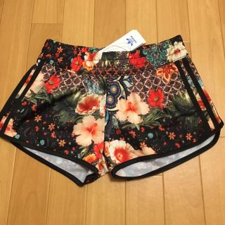 アディダス(adidas)のadidas originals 花柄 ショートパンツ アディダス(ショートパンツ)