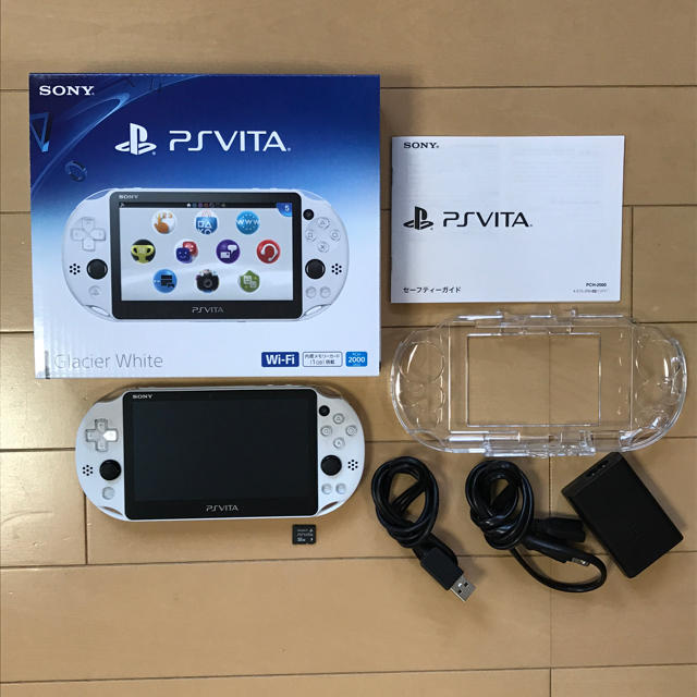 PS VITA☆ホワイト  メモリーカード付携帯用ゲーム機本体