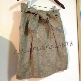 ガリャルダガランテ(GALLARDA GALANTE)のギャラルダガランテ☆スカートとスカーフ(ひざ丈スカート)