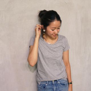 トゥデイフル(TODAYFUL)のトゥデイフル USEFUL UネックTシャツ グレー新品(Tシャツ(半袖/袖なし))