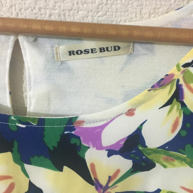 ROSE BUD(ローズバッド)のyagi様専用 ROSE BUD 花柄トップス レディースのトップス(カットソー(半袖/袖なし))の商品写真