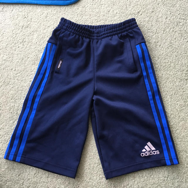 adidas(アディダス)のadidas  ハーフパンツ  キッズ/ベビー/マタニティのキッズ服男の子用(90cm~)(パンツ/スパッツ)の商品写真