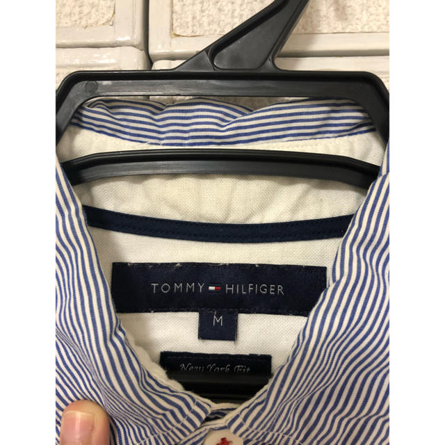 TOMMY HILFIGER(トミーヒルフィガー)のTOMMY HILFIGER シャツ メンズのトップス(Tシャツ/カットソー(半袖/袖なし))の商品写真