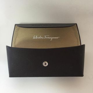 サルヴァトーレフェラガモ(Salvatore Ferragamo)のSalvatore Ferragamo メガネケース(サングラス/メガネ)