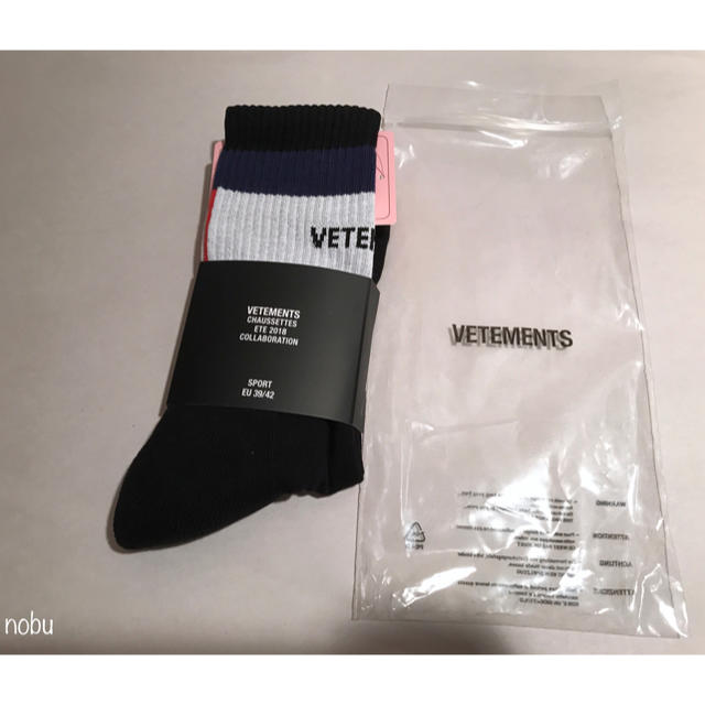 TOMMY HILFIGER(トミーヒルフィガー)の新品【 VETEMENTS × TOMMY 】 ソックス 39/42 メンズのレッグウェア(ソックス)の商品写真