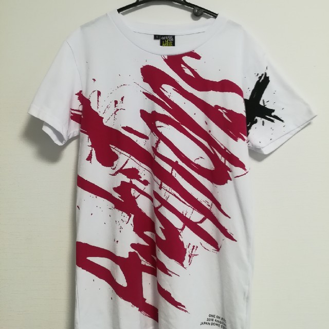 ONE OK ROCK(ワンオクロック)のONEOKROCK Tシャツ Mサイズ エンタメ/ホビーのタレントグッズ(ミュージシャン)の商品写真