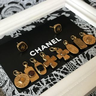 シャネル(CHANEL)の♕CHANEL 4チャームピアス♕ (ピアス)